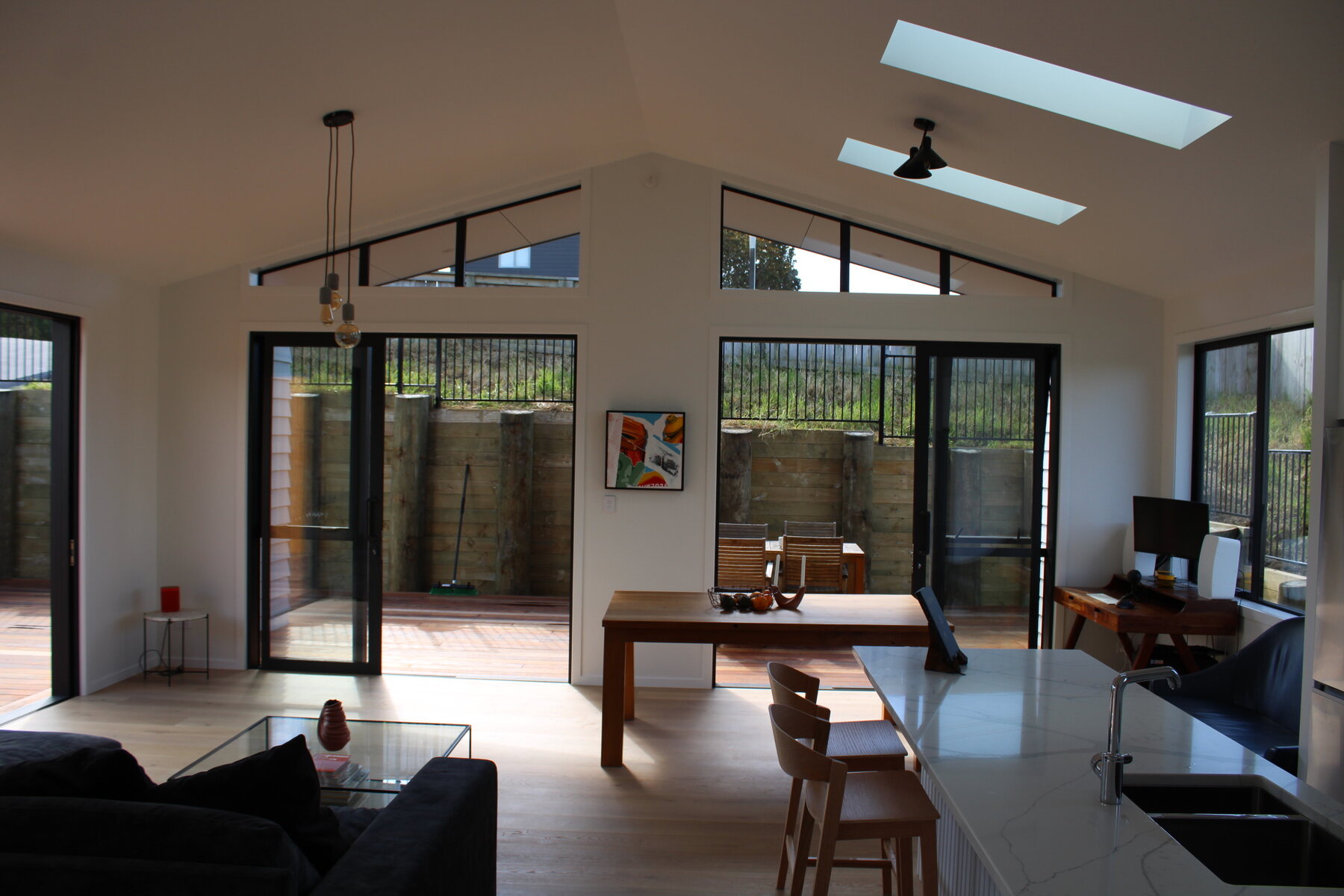 Langs Beach main room